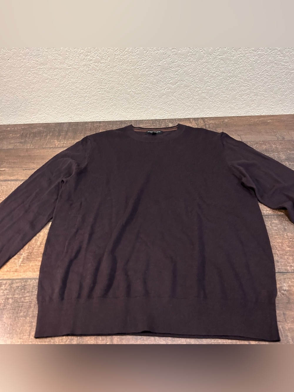 Banana Republic Men's Crewneck Sweater in Dark Brown 100% Merino Wool lightweigh